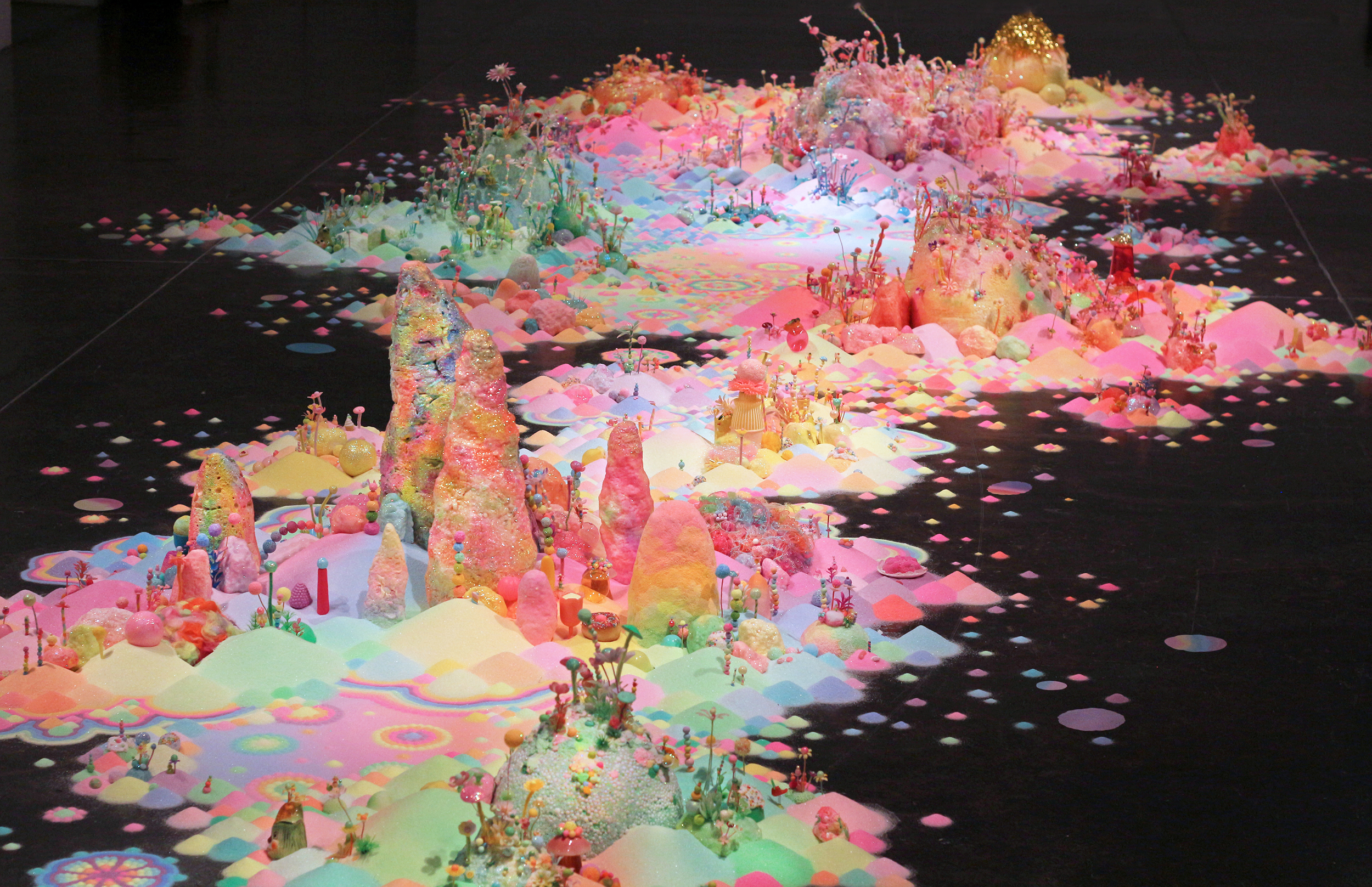 Photo of (and links to) El Mundo Intermedio